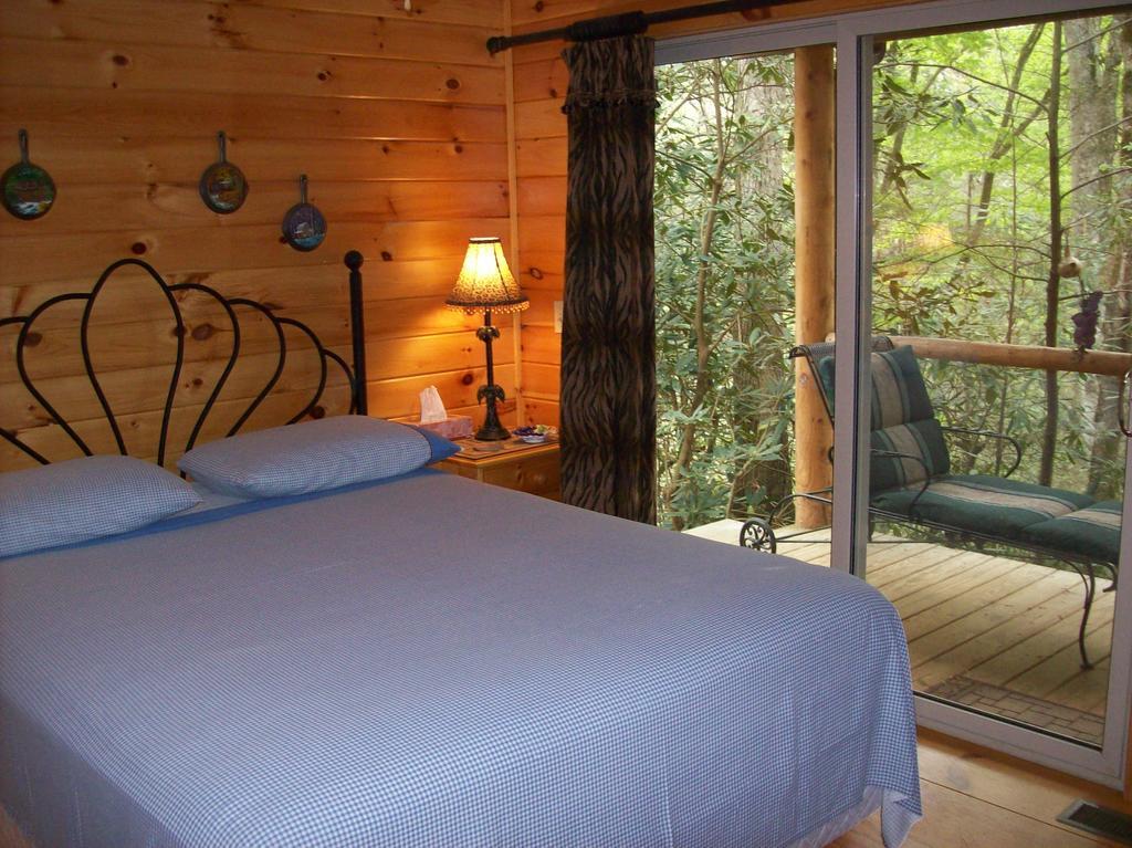 Garden Of Eden Cabins Cosby Exterior photo